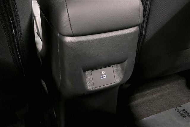 2025 Nissan Versa 1.6 SR - Trunk Package