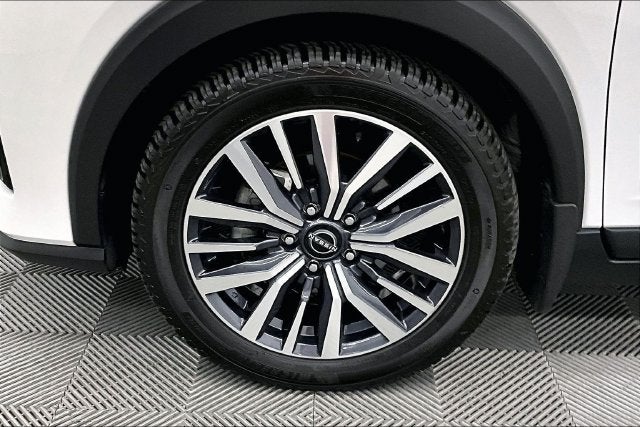 2022 Nissan Kicks SV