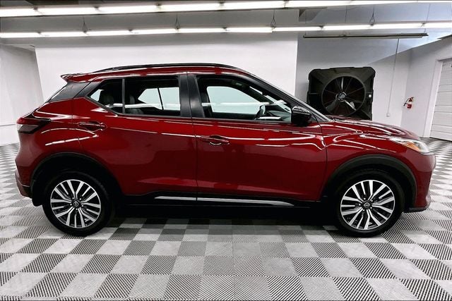 2023 Nissan Kicks SR