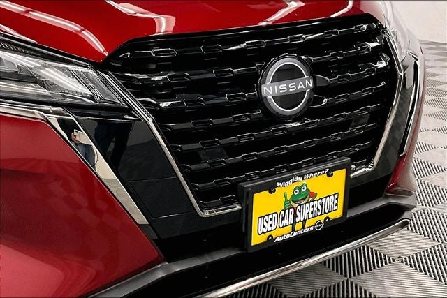 2023 Nissan Kicks SR