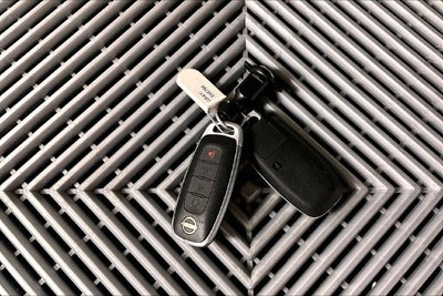 2023 Nissan Kicks SR Adaptive Cruise-Blind Spot Monitor-Remote Start