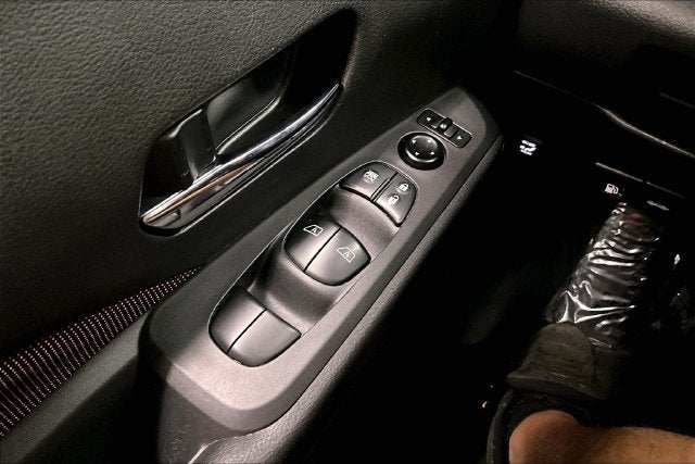 2023 Nissan Kicks SR Adaptive Cruise-Blind Spot Monitor-Remote Start