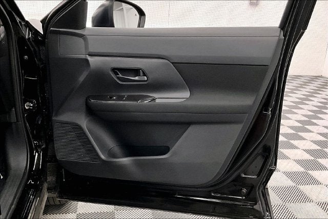 2027 Nissan Kicks S