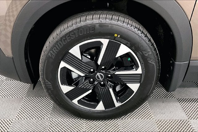 2027 Nissan Kicks SV AWD - Premium Package