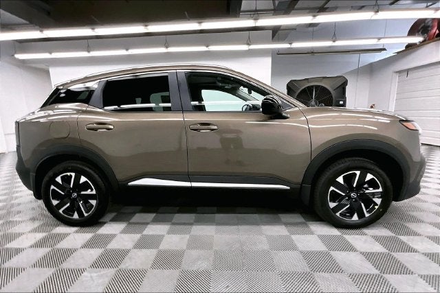 2027 Nissan Kicks SV AWD - Premium Package