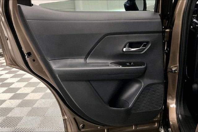 2027 Nissan Kicks SV AWD - Premium Package