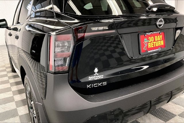 2027 Nissan Kicks SV AWD - Premium Package