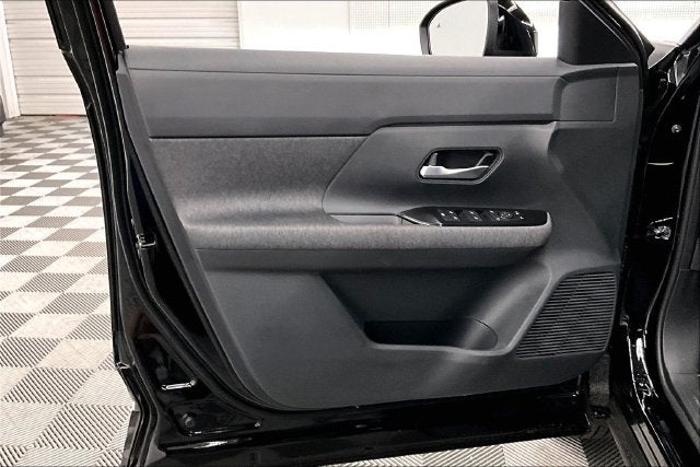 2027 Nissan Kicks SV AWD - Premium Package