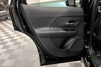 2027 Nissan Kicks SV AWD - Premium Package