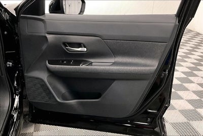 2027 Nissan Kicks SV AWD - Premium Package