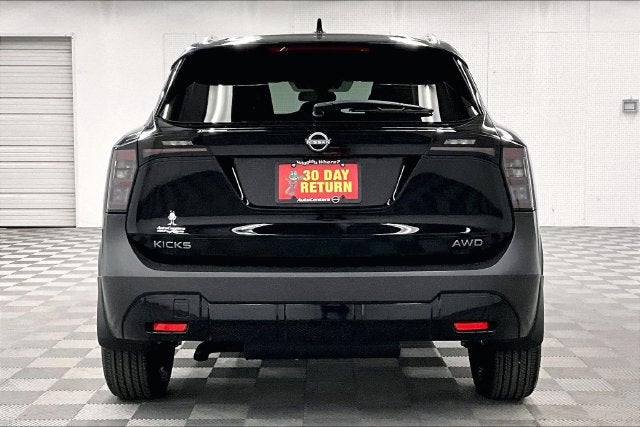 2027 Nissan Kicks SV AWD - Premium Package