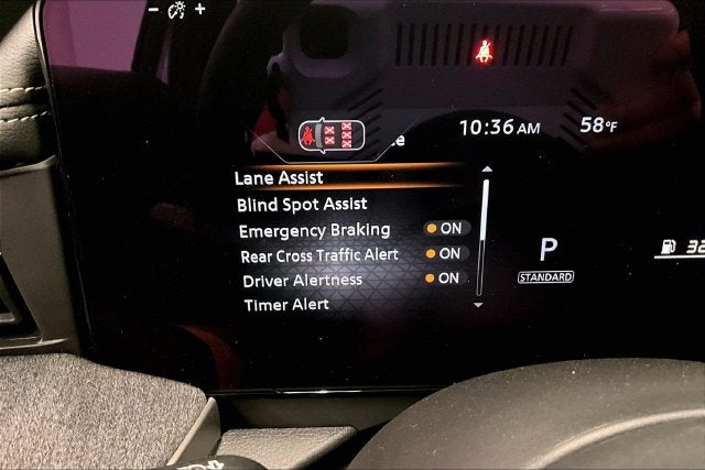 2027 Nissan Kicks SV AWD - Premium Package