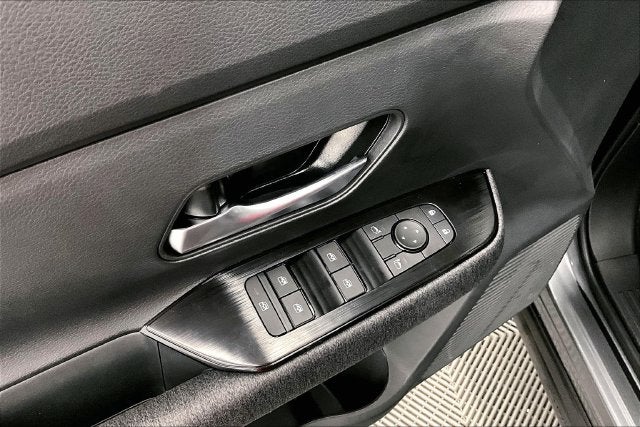2027 Nissan Kicks SV AWD - Premium Package