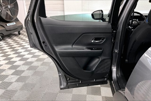 2027 Nissan Kicks SV AWD - Premium Package