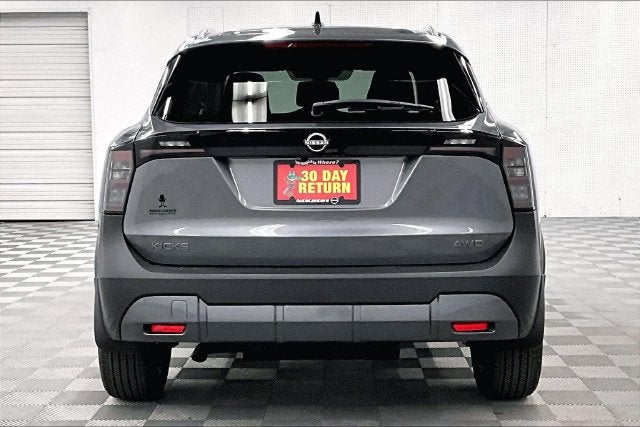 2027 Nissan Kicks SV AWD - Premium Package