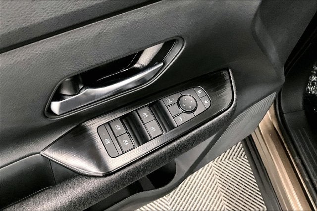 2027 Nissan Kicks SV AWD - Premium Package