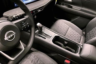 2027 Nissan Kicks SV AWD - Premium Package