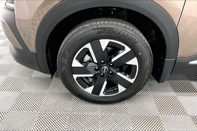 2027 Nissan Kicks AWD - Premium Package