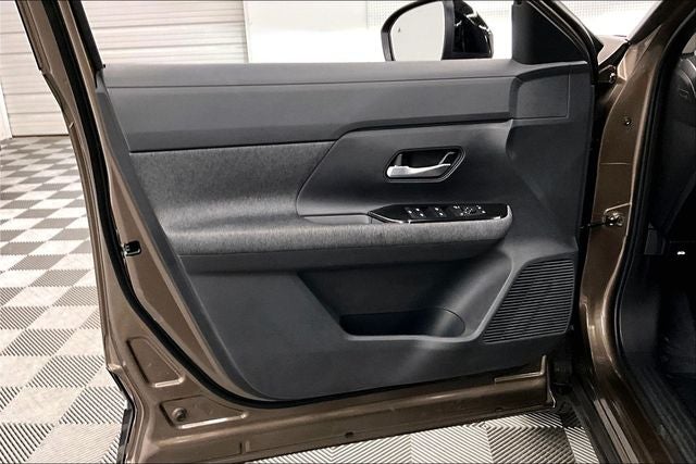 2027 Nissan Kicks AWD - Premium Package