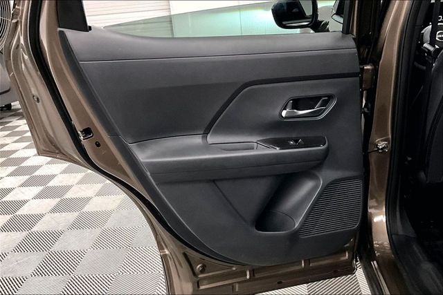 2027 Nissan Kicks AWD - Premium Package