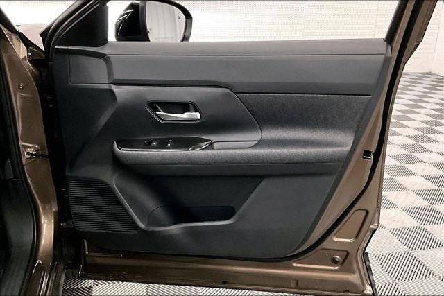 2027 Nissan Kicks AWD - Premium Package