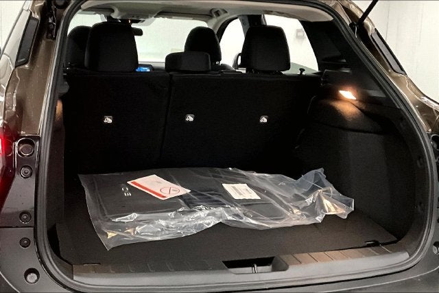2027 Nissan Kicks SV AWD - Premium Package