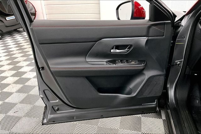 2026 Nissan Kicks SR - Cold Weather Package