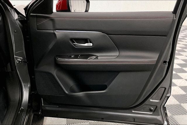 2026 Nissan Kicks SR - Cold Weather Package