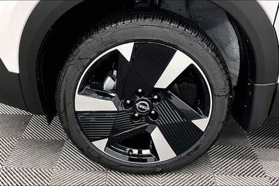 2026 Nissan Kicks SR - Cold Weather Package