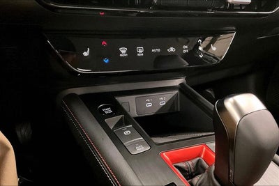 2026 Nissan Kicks SR - Cold Weather Package