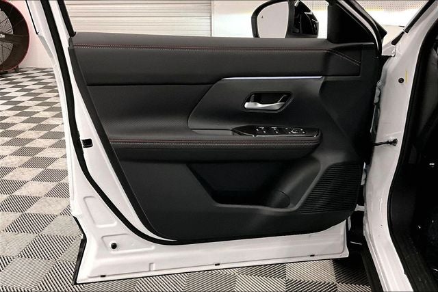 2026 Nissan Kicks SR - Cold Weather Package