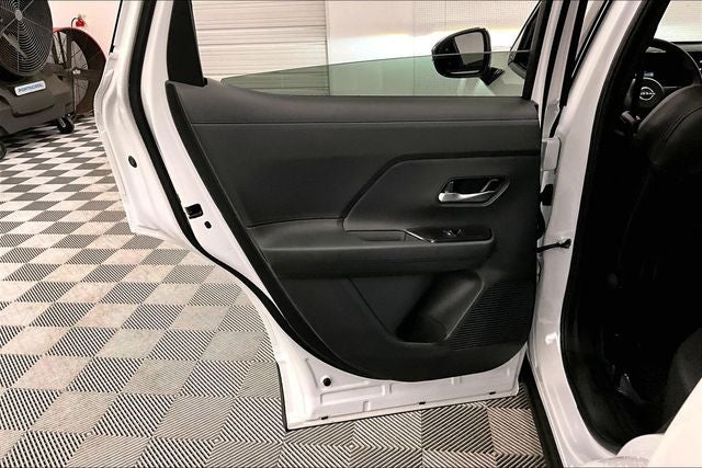 2026 Nissan Kicks SR - Cold Weather Package