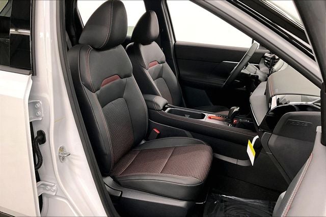 2026 Nissan Kicks SR - Cold Weather Package