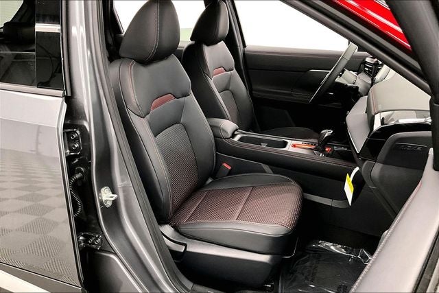 2026 Nissan Kicks SR AWD