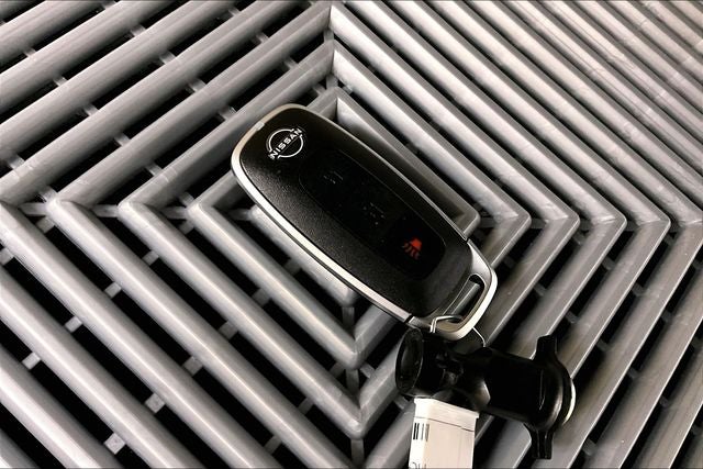 2025 Nissan Kicks SR AWD - Illumination and Electronics Pkgs