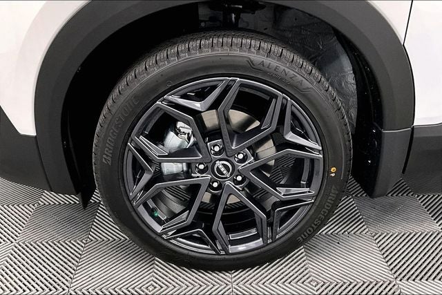 2026 Nissan Kicks SR AWD