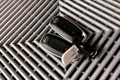 2025 Nissan Kicks SR Premium Pkg - Pano Roof - Adaptive Cruise