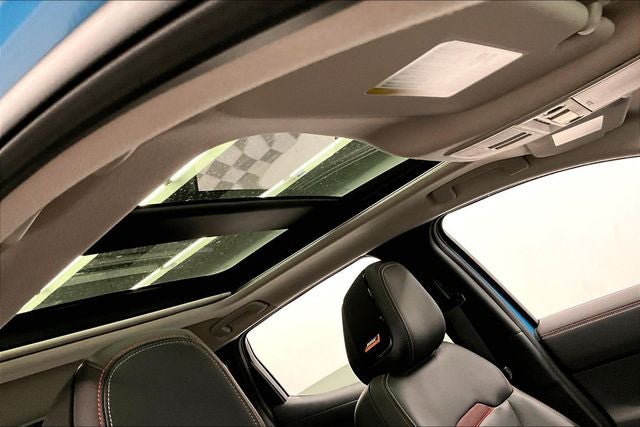 2025 Nissan Kicks SR Premium Pkg - Pano Roof - Adaptive Cruise
