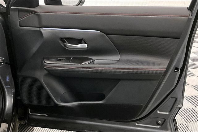 2025 Nissan Kicks SR - Premium, Electronics, Illumination Pkgs