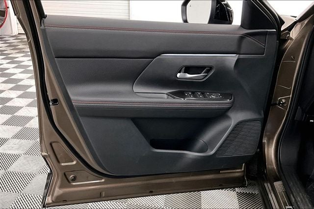 2026 Nissan Kicks SR AWD - Premium and Cold Weather Package