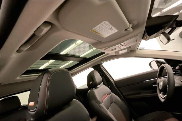 2026 Nissan Kicks SR AWD - Premium and Cold Weather Package