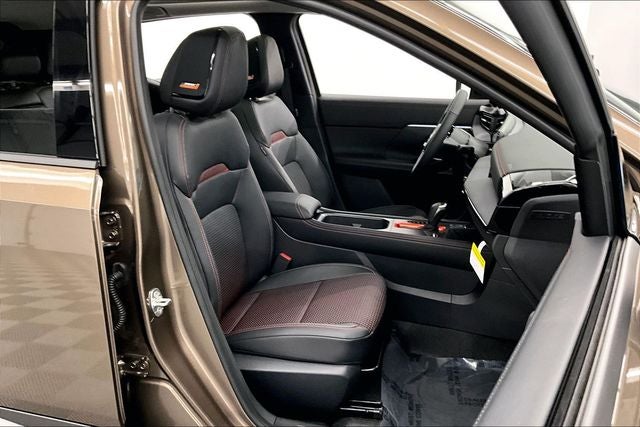 2026 Nissan Kicks SR AWD - Premium and Cold Weather Package