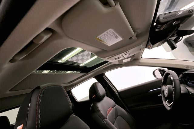 2026 Nissan Kicks SR AWD - Premium, Cold Weather, Electronics, Illumina