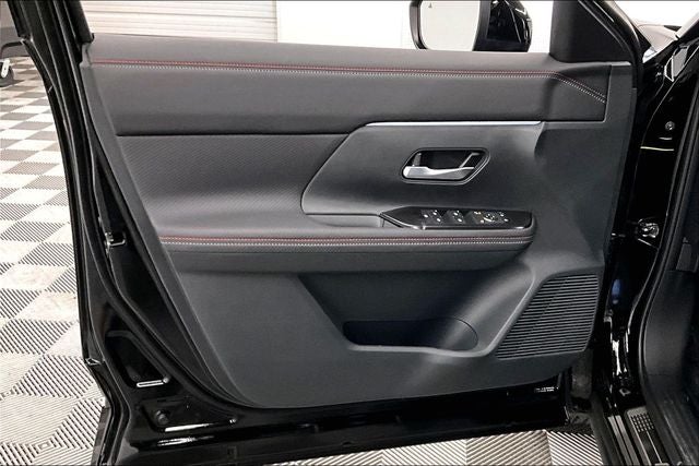 2026 Nissan Kicks SR AWD - Premium and Cold Weather Packages