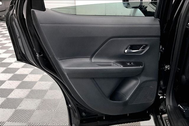 2026 Nissan Kicks SR AWD - Premium and Cold Weather Packages