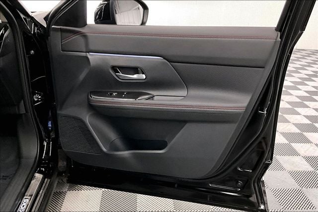 2026 Nissan Kicks SR AWD - Premium and Cold Weather Packages