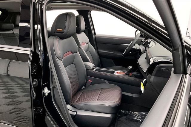 2026 Nissan Kicks SR AWD - Premium and Cold Weather Packages