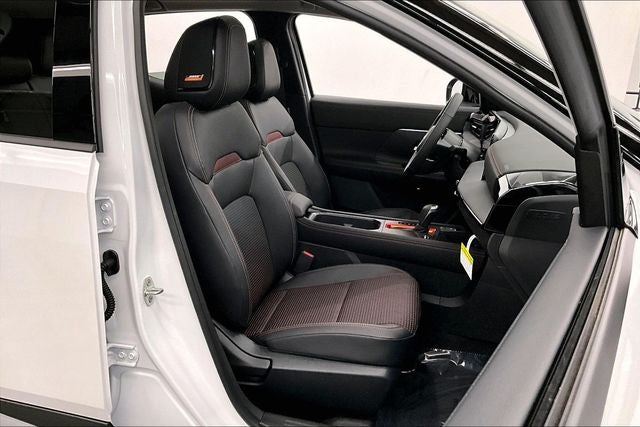 2026 Nissan Kicks SR AWD - Premium, Cold Weather, Electronics, Illumina