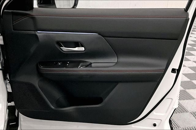 2026 Nissan Kicks SR AWD - Premium and Cold Weather Packages