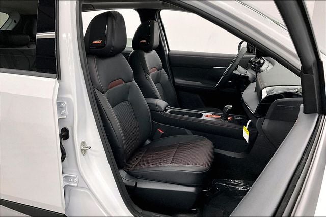 2026 Nissan Kicks SR AWD - Premium and Cold Weather Packages